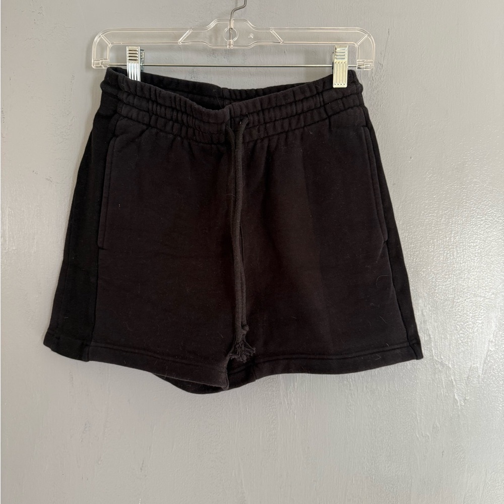 Aritzia TNA Cozy Sweatfleece Boyfriend Shorts